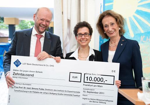 Der IzS-Sonderpreis 2011 in Kooperation mit der Berner Stiftung wurde am 10. September an die Kinderkrebsforscherin SIMONE FULDA vergeben