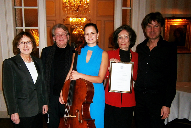 Der IzS-Kulturpreis 2020 wurde am 30. Januar im Anschluss an das Konzert in der Villa Bonn an die Cellistin Raphaela Gromes übergeben.
